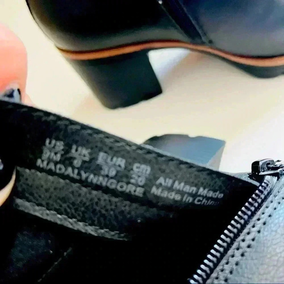 NWOT Naturalizer Madalynn Gore Booties - Picture 9 of 9